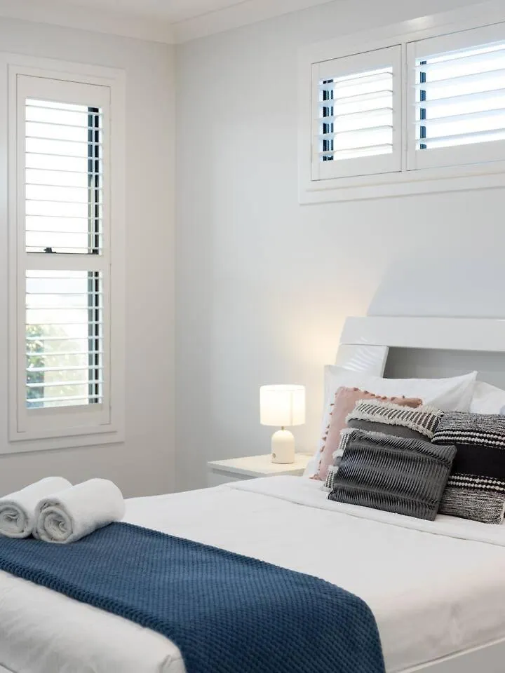 Luxury Golf Course Home With Theater At Cannon Hill Brisbane 0*,  Ausztrália