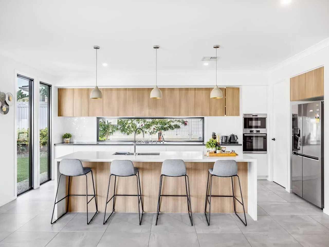 Luxury Golf Course Home With Theater At Cannon Hill Brisbane