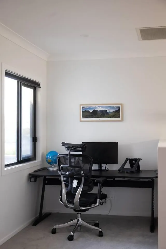 Holiday home Luxury Golf Course Home With Theater At Cannon Hill Brisbane