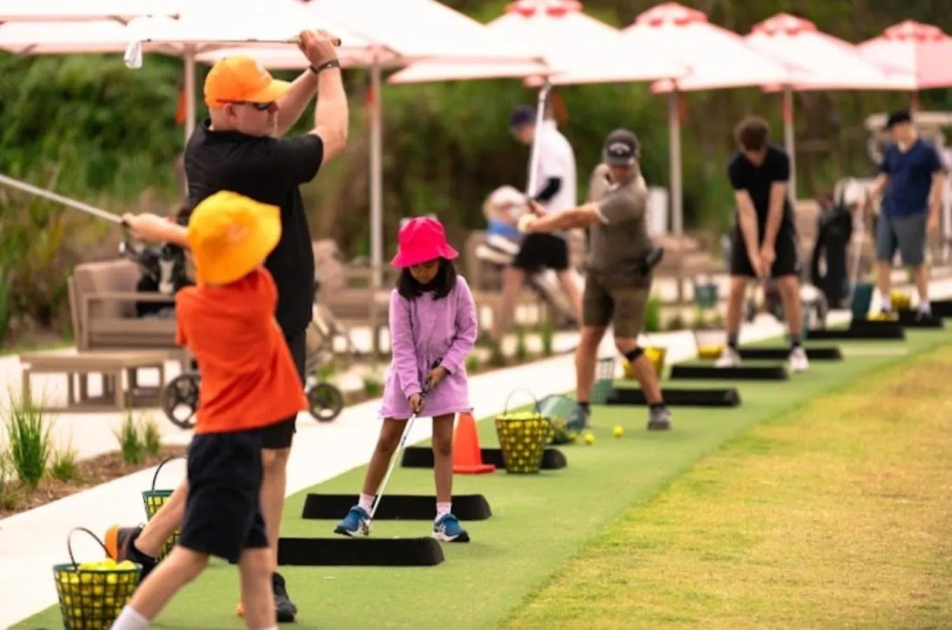 Luxury Golf Course Home With Theater At Cannon Hill ブリスベン オーストラリア