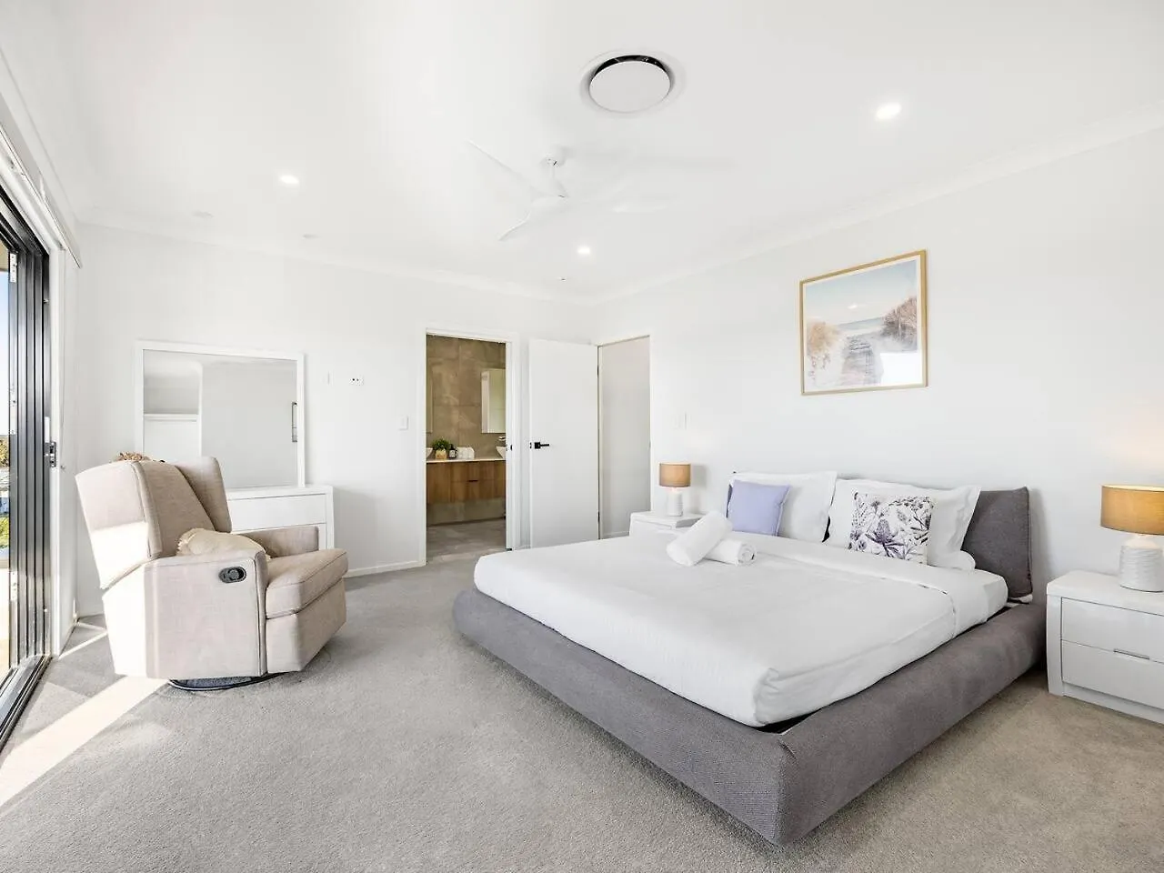 Luxury Golf Course Home With Theater At Cannon Hill Brisbane 0*,  Australia